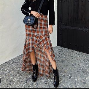 Plaid High-Low skirt